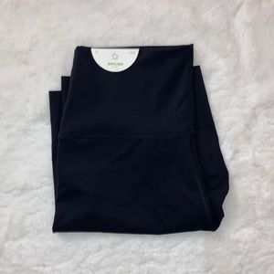 Aerie OFFLINE Goals 9” inseam bike shorts, Large